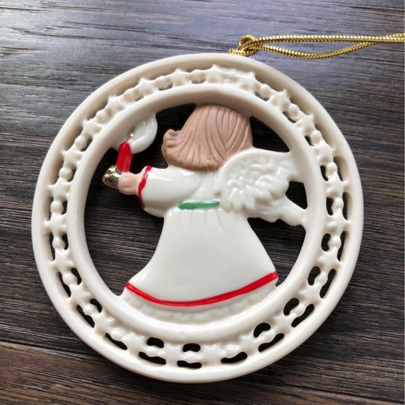 Lenox Angel Holding Candle ornament,Porcelain, 24K Gold Accent,Christmas Tree - Picture 3 of 3
